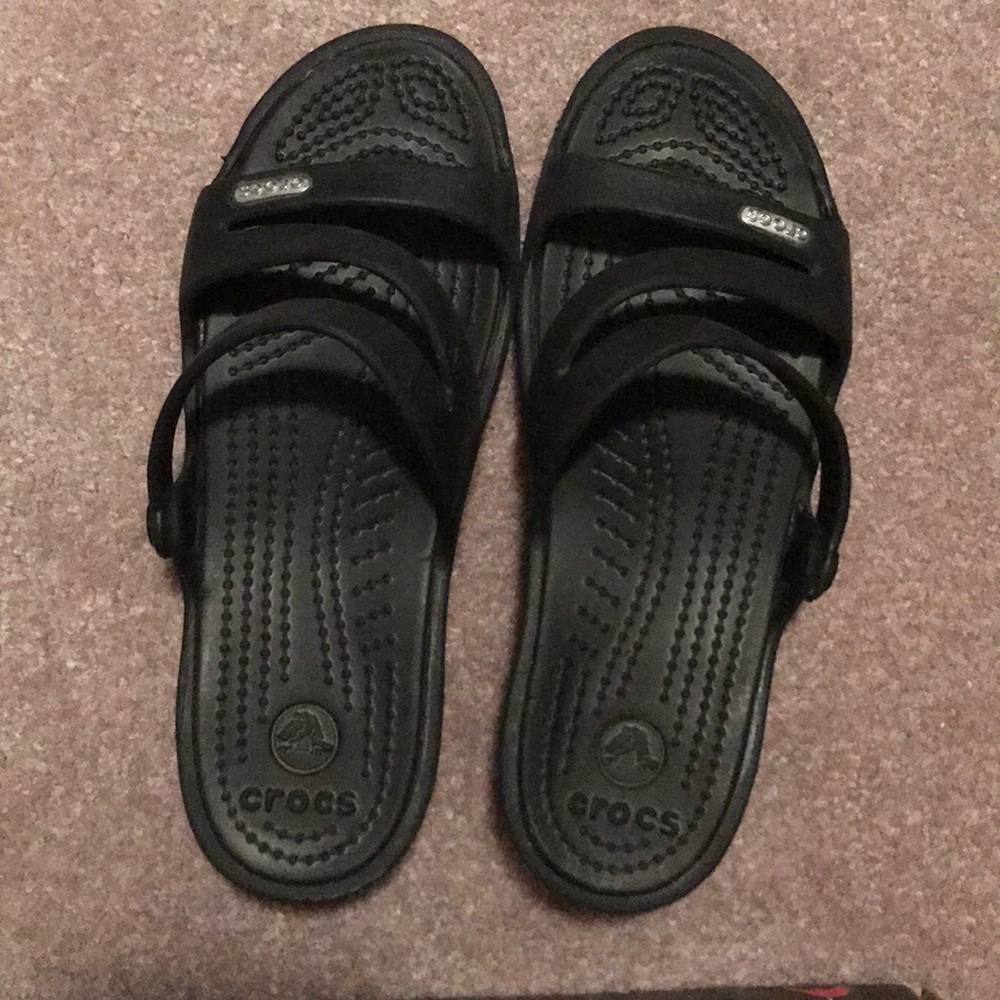 Black crocs